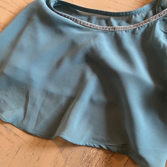 Mandee Aqua Cold Shoulder Blouse / Size Medium NWT - Picture 8 of 11